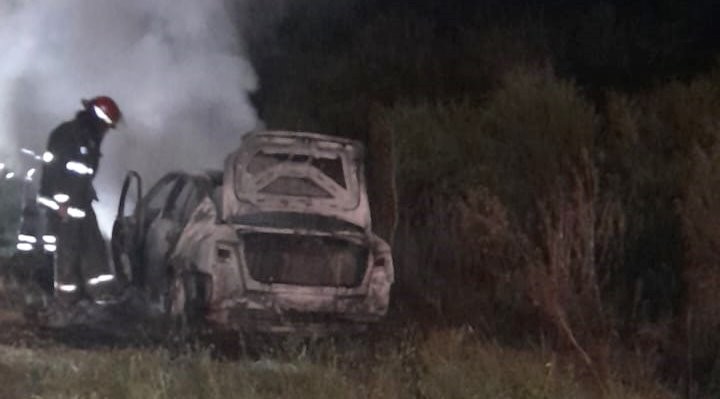 Se incendió un automóvil en la Ruta Provincial 20