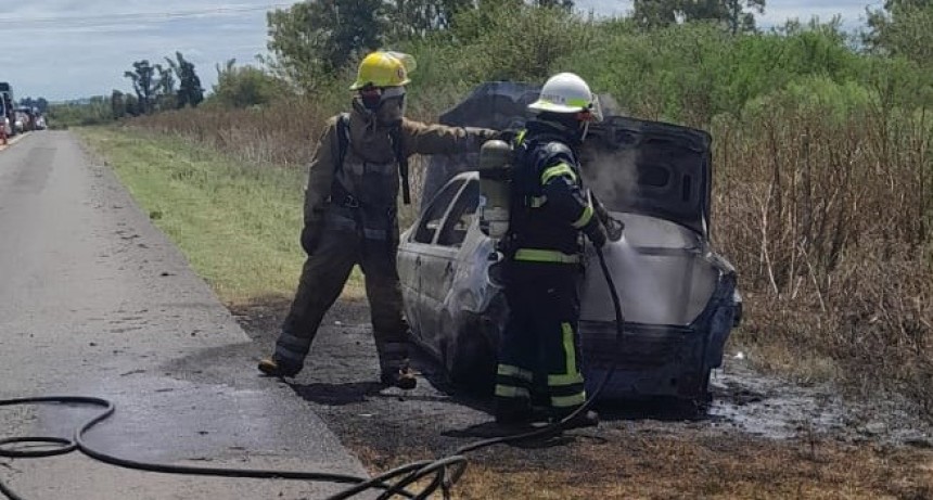 Incendio total de un autom&oacute;vil en Ruta Provincial 20