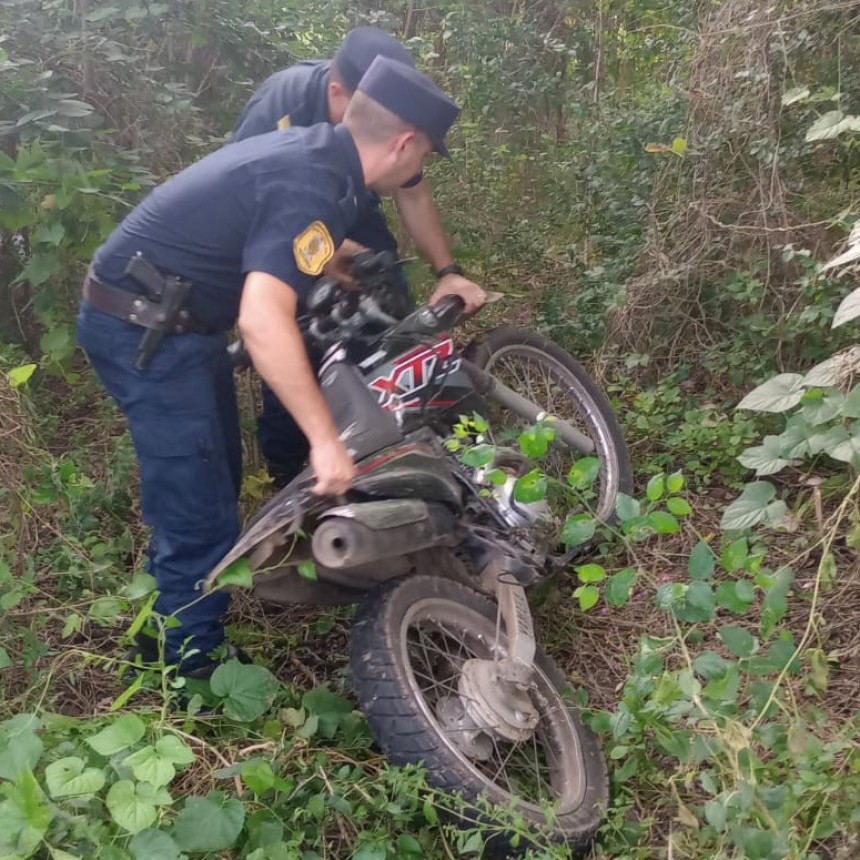 Encuentran en Almada una Moto sustraida en zona Rural