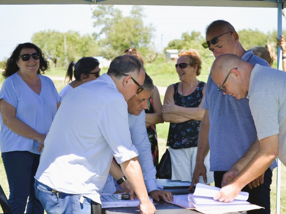 En Urdinarrain se realizó el acto formal para la obra de 20 nuevas viviendas para docentes