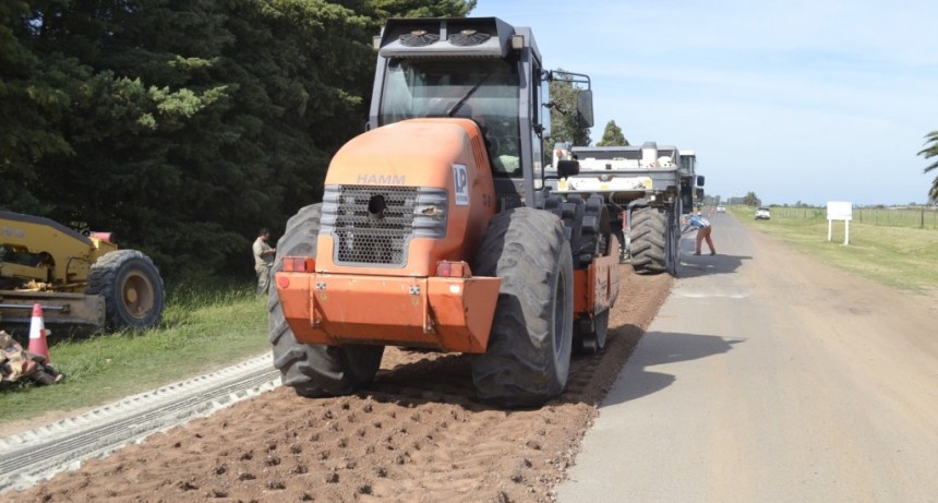 COMENZÓ EL BACHEO DE LA RUTA PROV 51 URDINARRAIN/PARERA