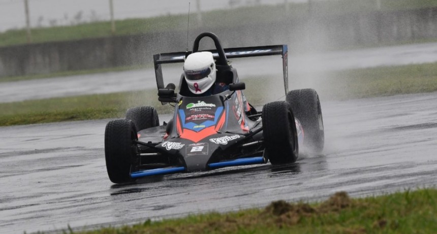 AUTOMOVILISMO - AYRTON MOGNI POLE EN PARANA - 