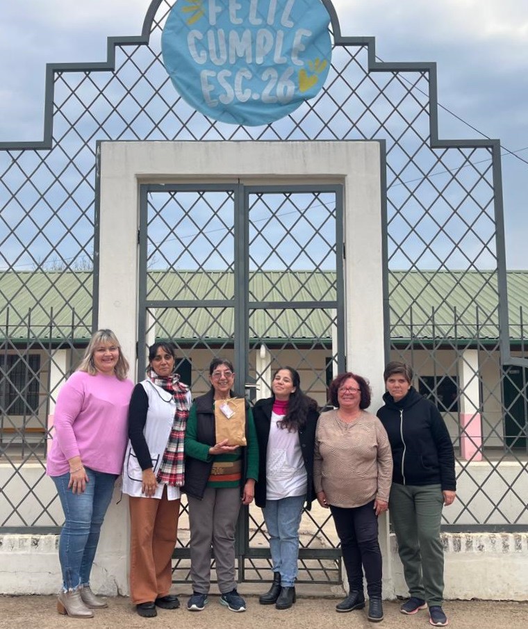 La Coop de Escuela 26 entregó medio millón de pesos a las favorecidas con el Bono Contribución