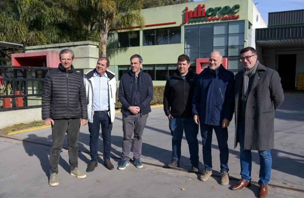 Michel y Bahl recorrieron una fábrica de alimentos y destacaron la producción con valor agregado para la generación de empleo