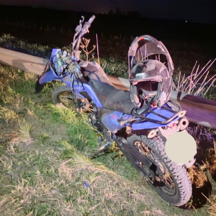 Siniestro vial en Ruta 20: un motociclista sufrió fractura tras perder el control del rodado