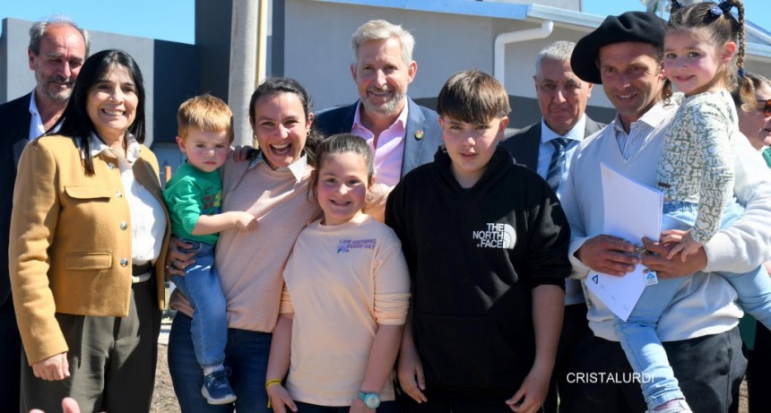 EN URDINARRAIN, ENTREGARON LAS 40 VIVIENDAS A LAS FAMILIAS ADJUDICADAS