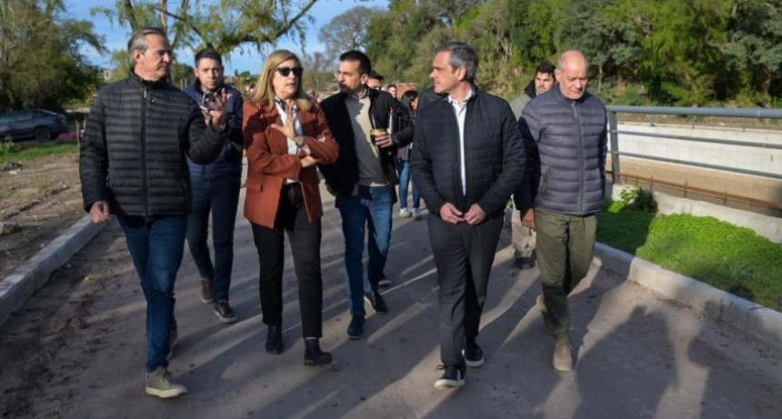 Bahl y Michel recorrieron obras y empresas en Paraná, y dialogaron con vecinos