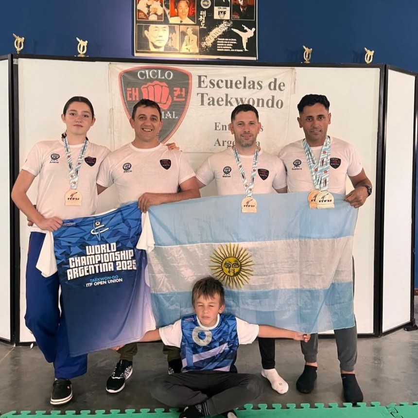 Taekwondistas de Ciclo Marcial de Urdinarrain brillaron en el Mundial realizado en Argentina