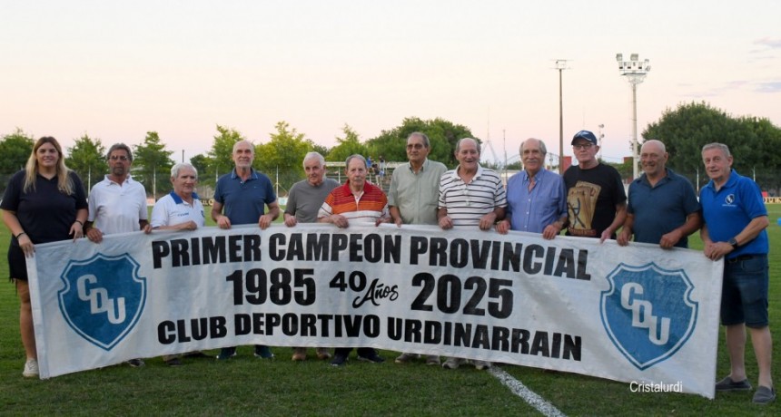 COPA ENTRE RIOS: Triunfo de Deportivo - Empate de Juventud - Homenajearon a los Campeones de 1985